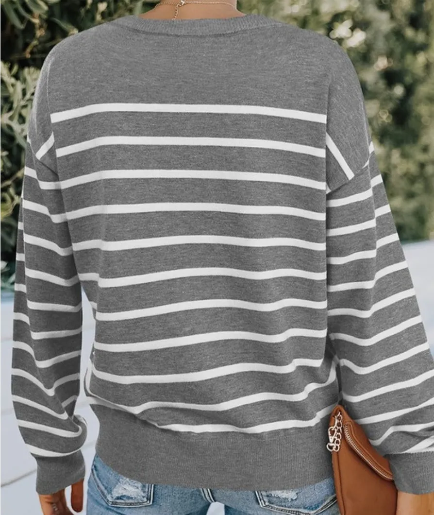 CLASSIC LIGHTWEIGHT SWEATER