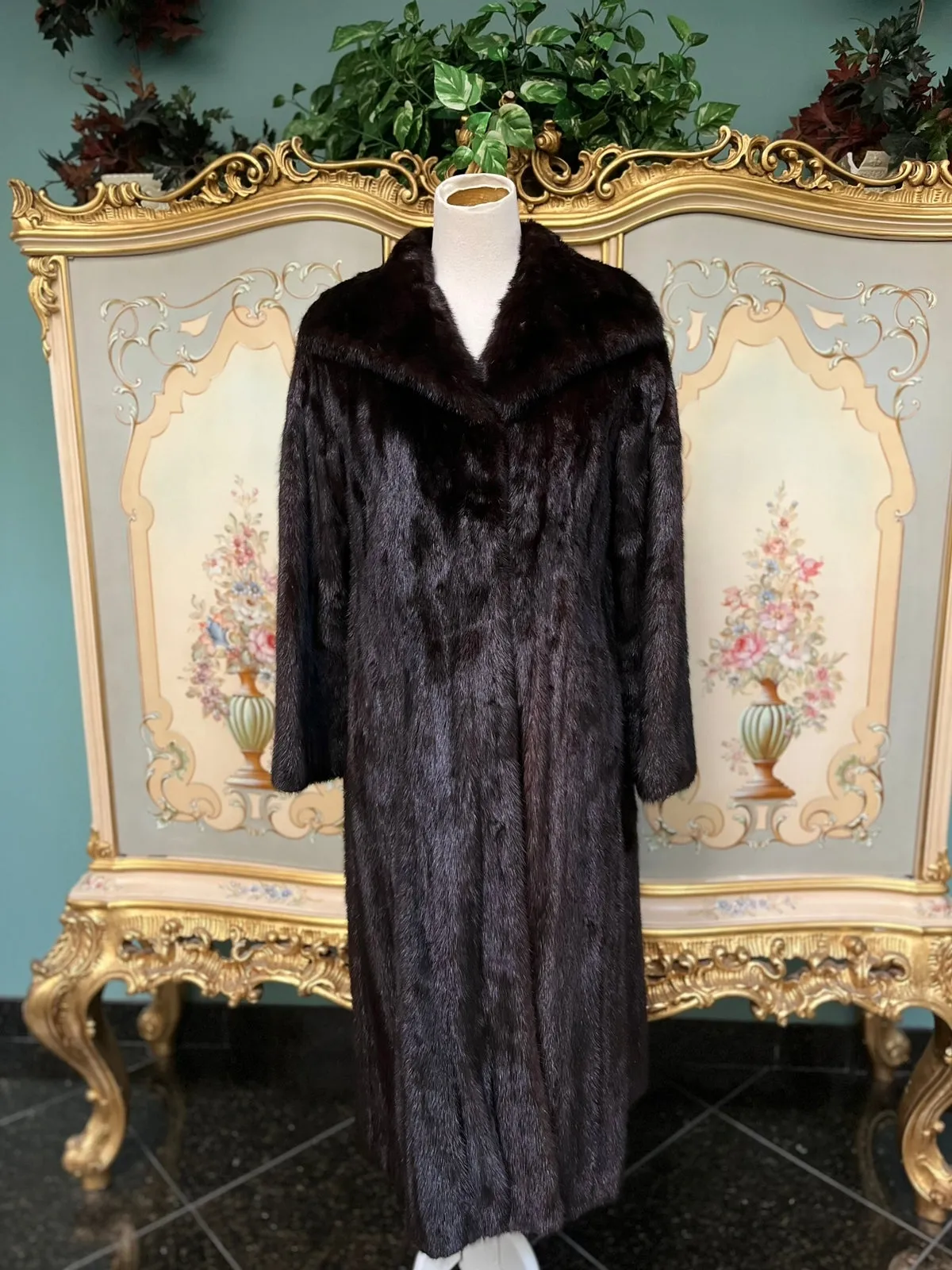 Mink Coat (PREOWNED)