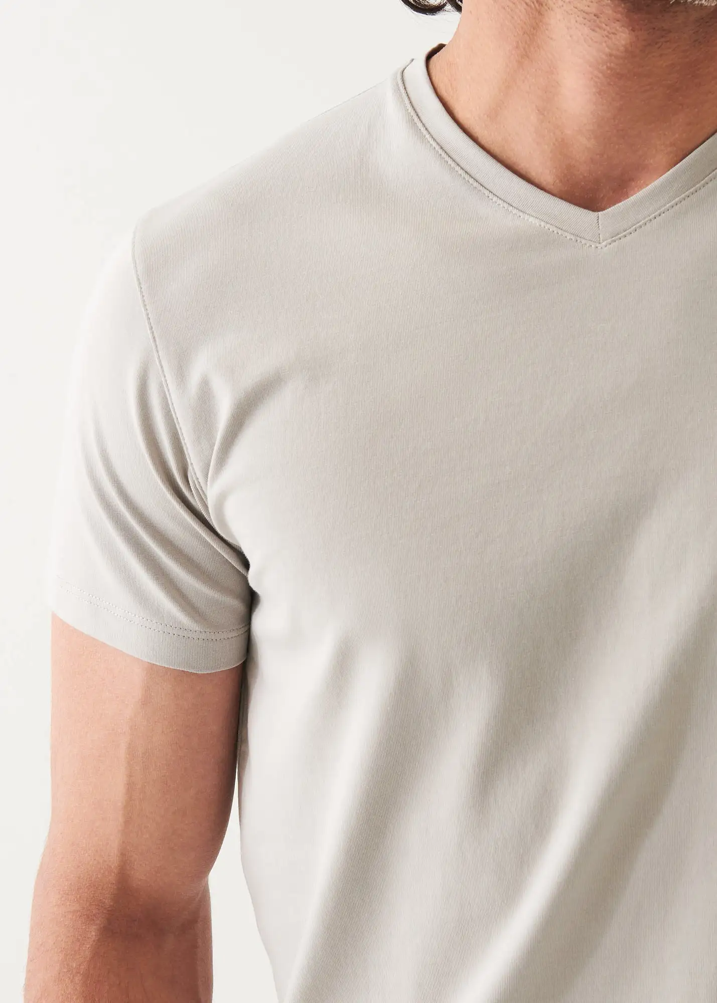 PIMA COTTON STRETCH V-NECK T-SHIRT