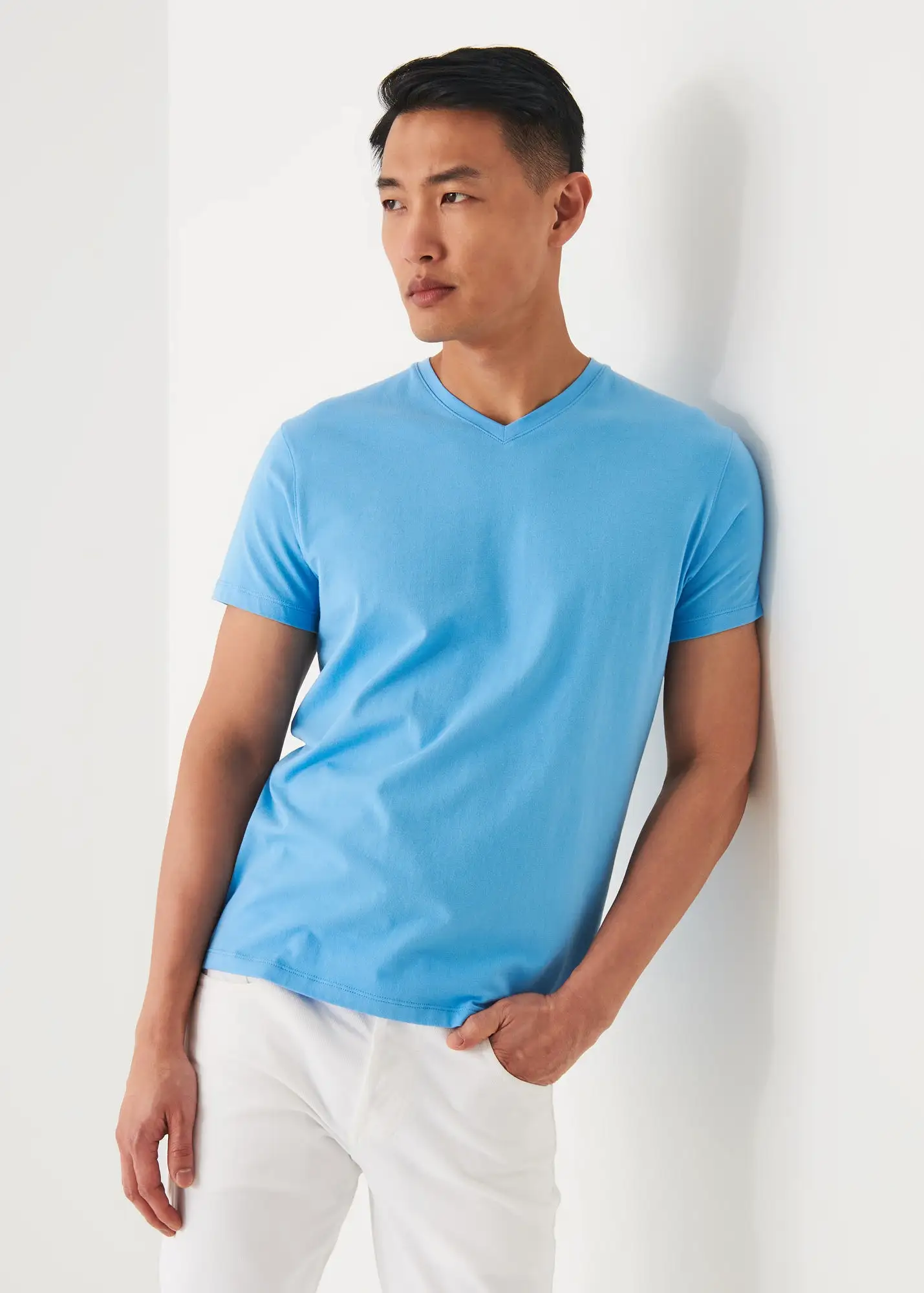 PIMA COTTON STRETCH V-NECK T-SHIRT