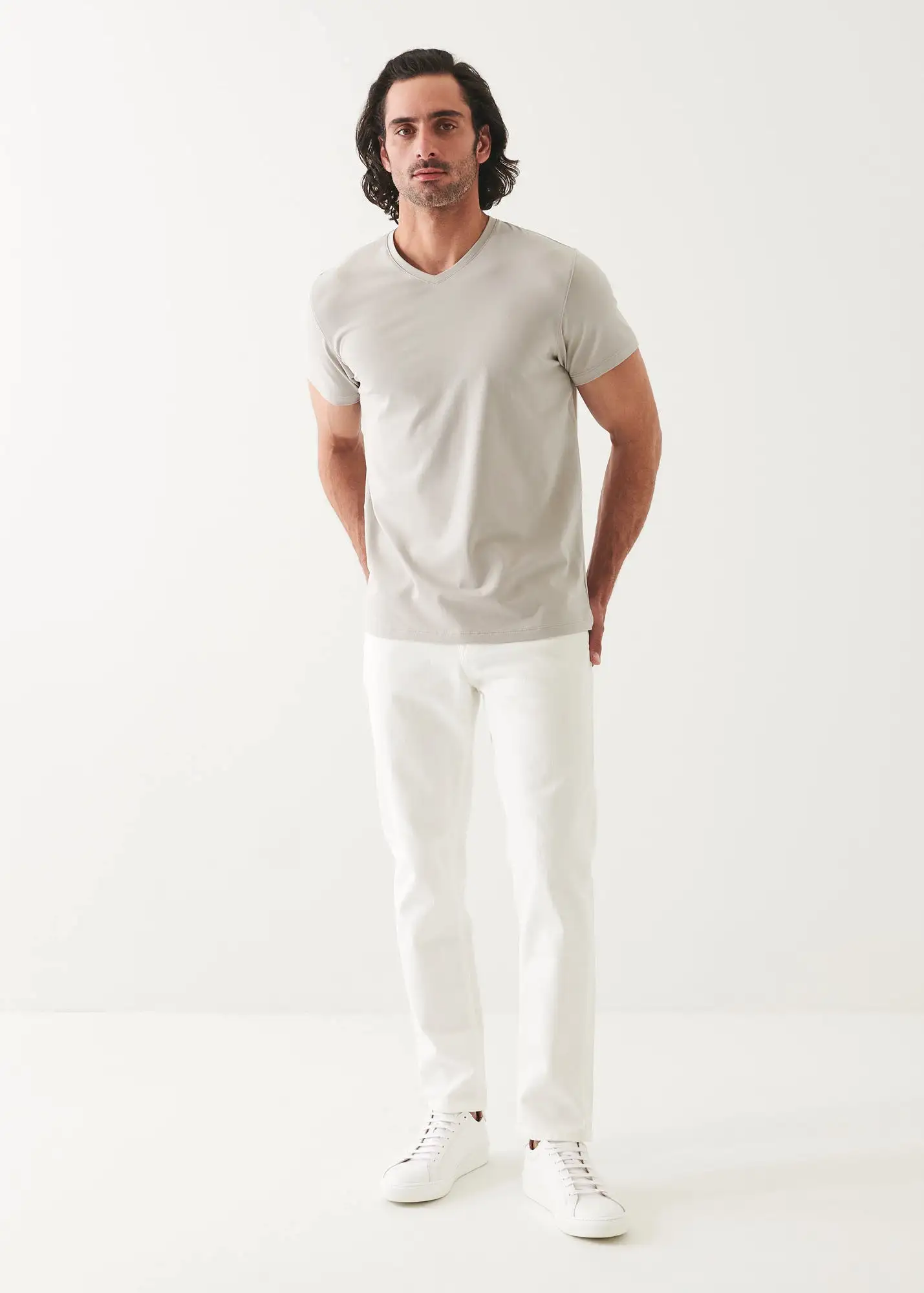 PIMA COTTON STRETCH V-NECK T-SHIRT