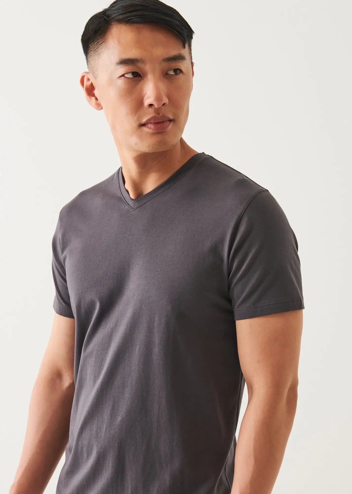 PIMA COTTON STRETCH V-NECK T-SHIRT