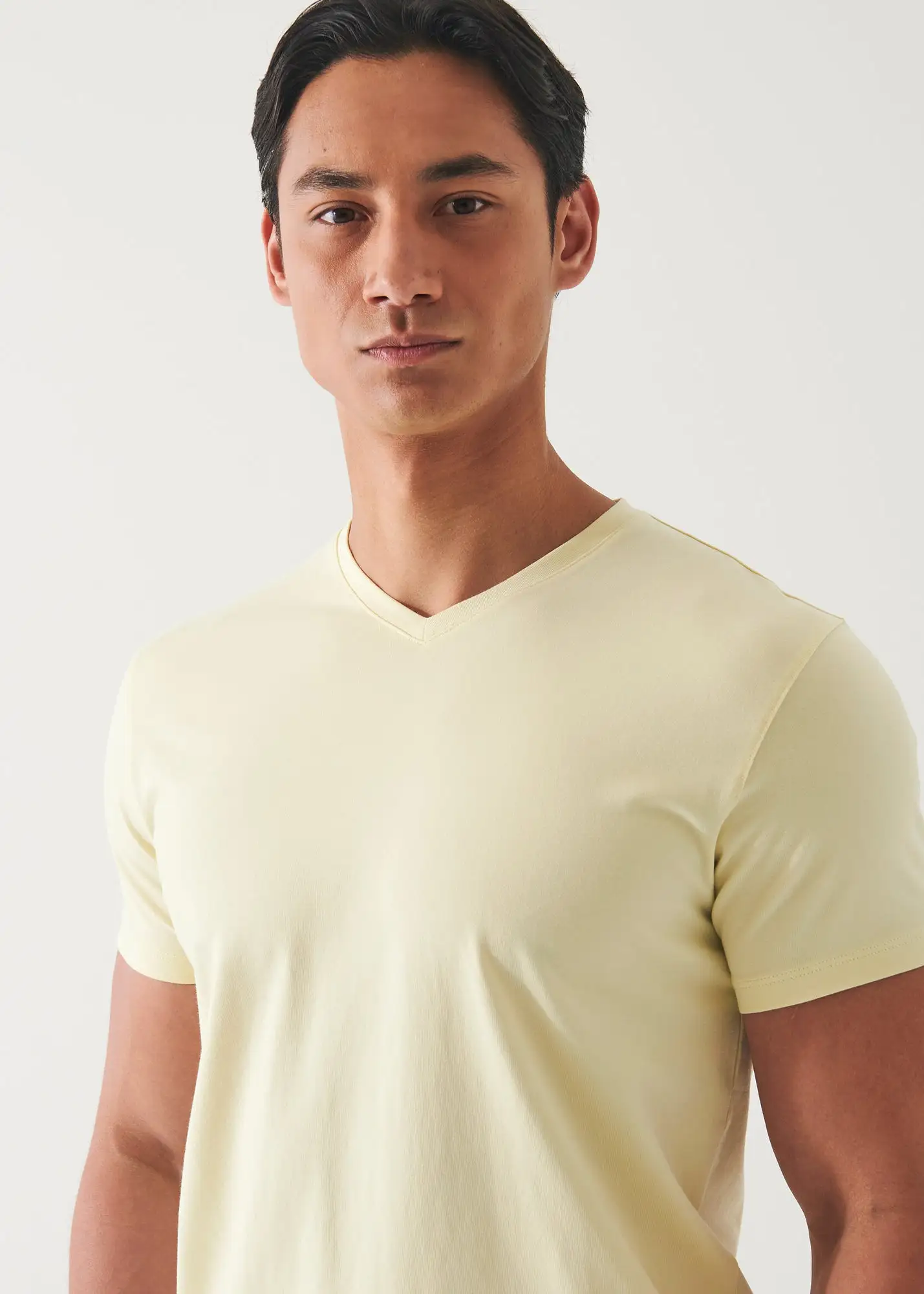 PIMA COTTON STRETCH V-NECK T-SHIRT