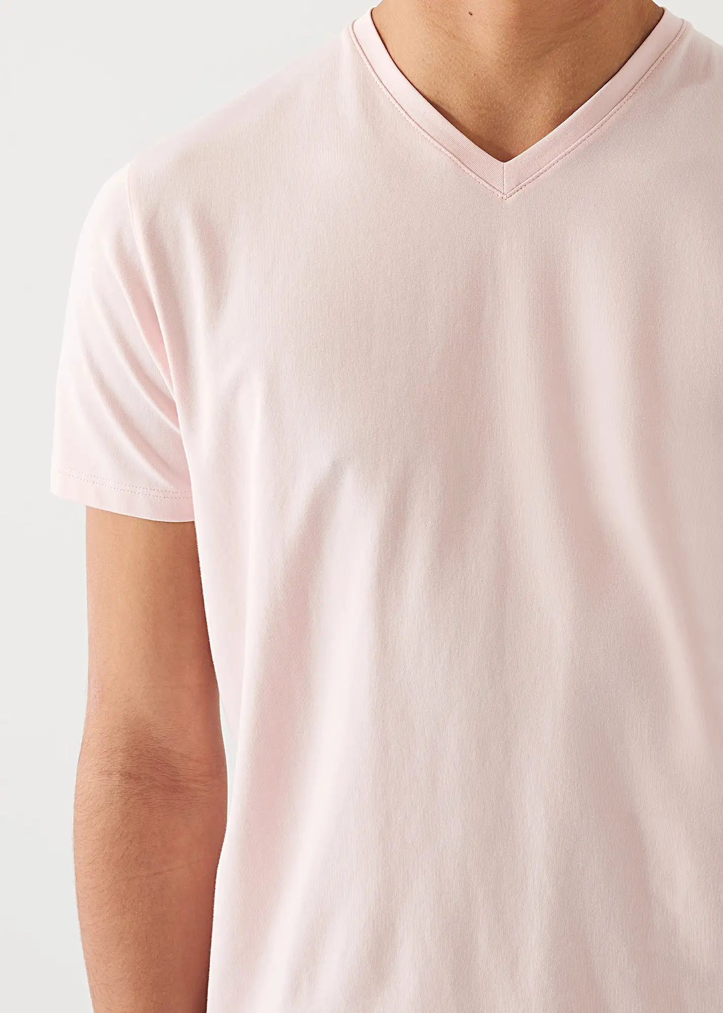 PIMA COTTON STRETCH V-NECK T-SHIRT