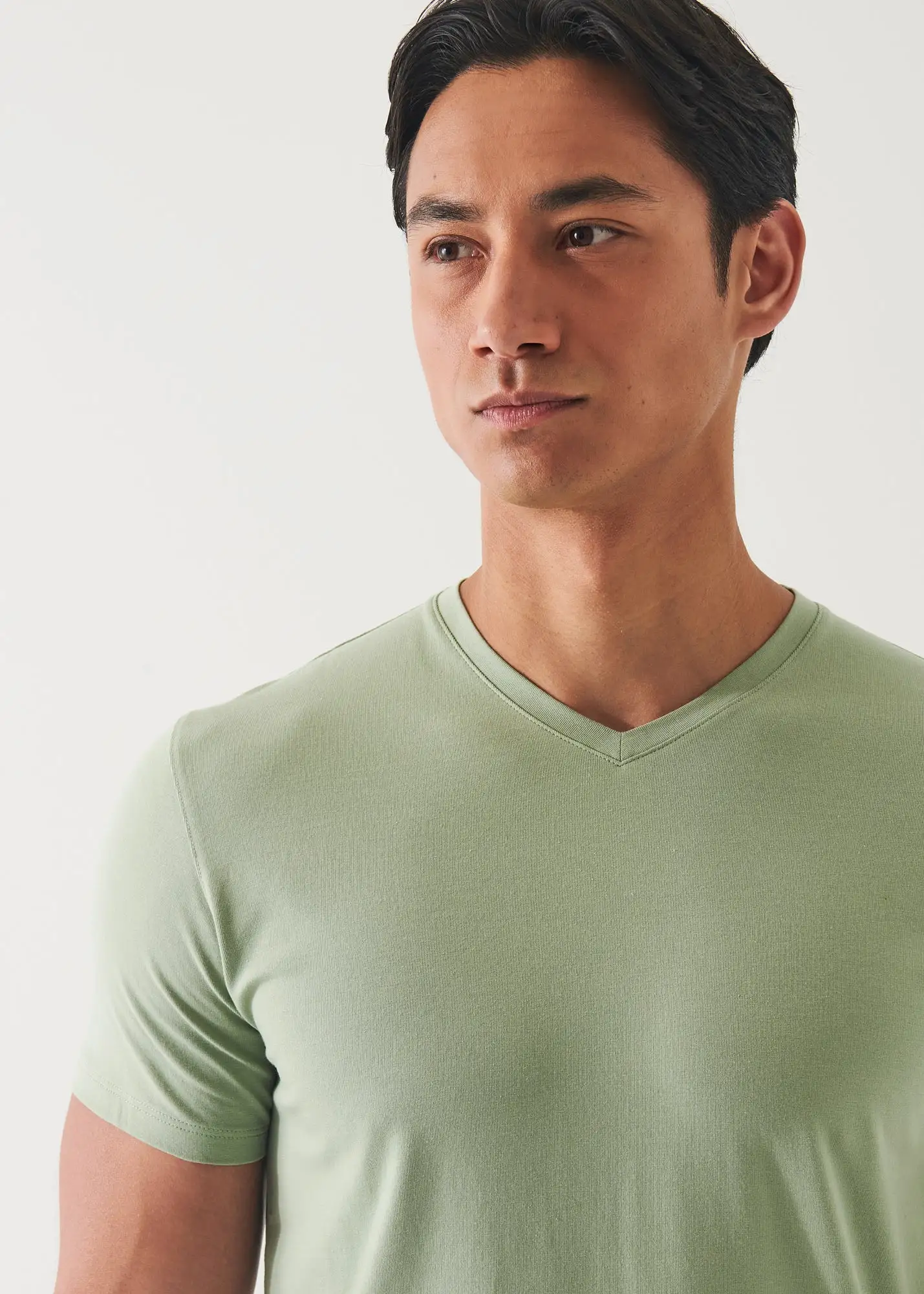 PIMA COTTON STRETCH V-NECK T-SHIRT