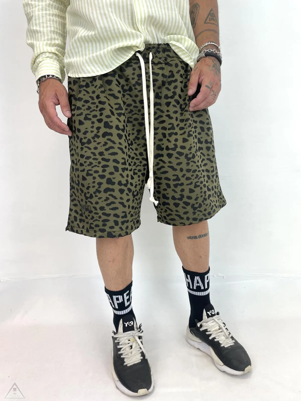 Shorts Animal instinct