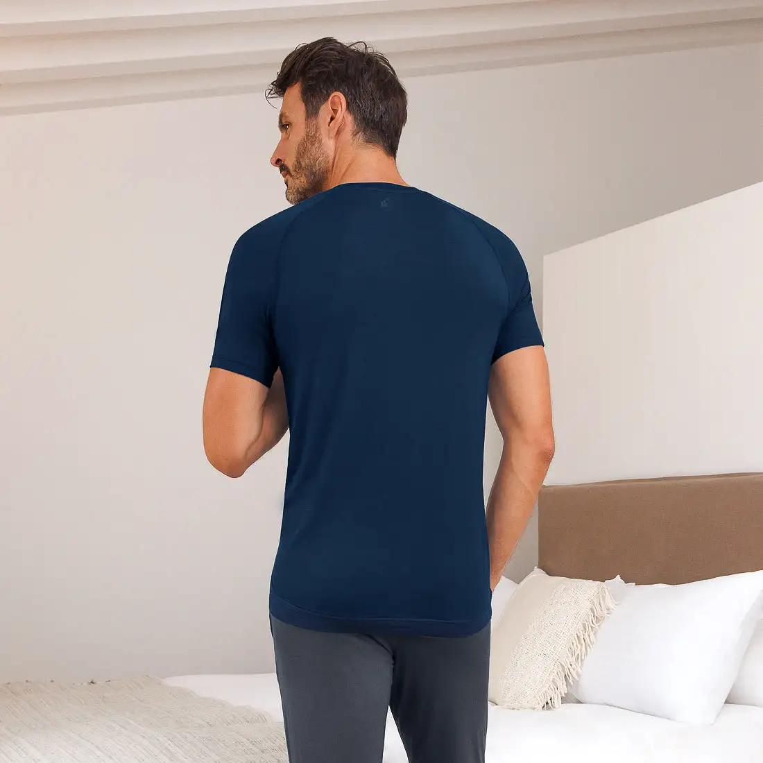 T-shirt v-neck — NATTWELL