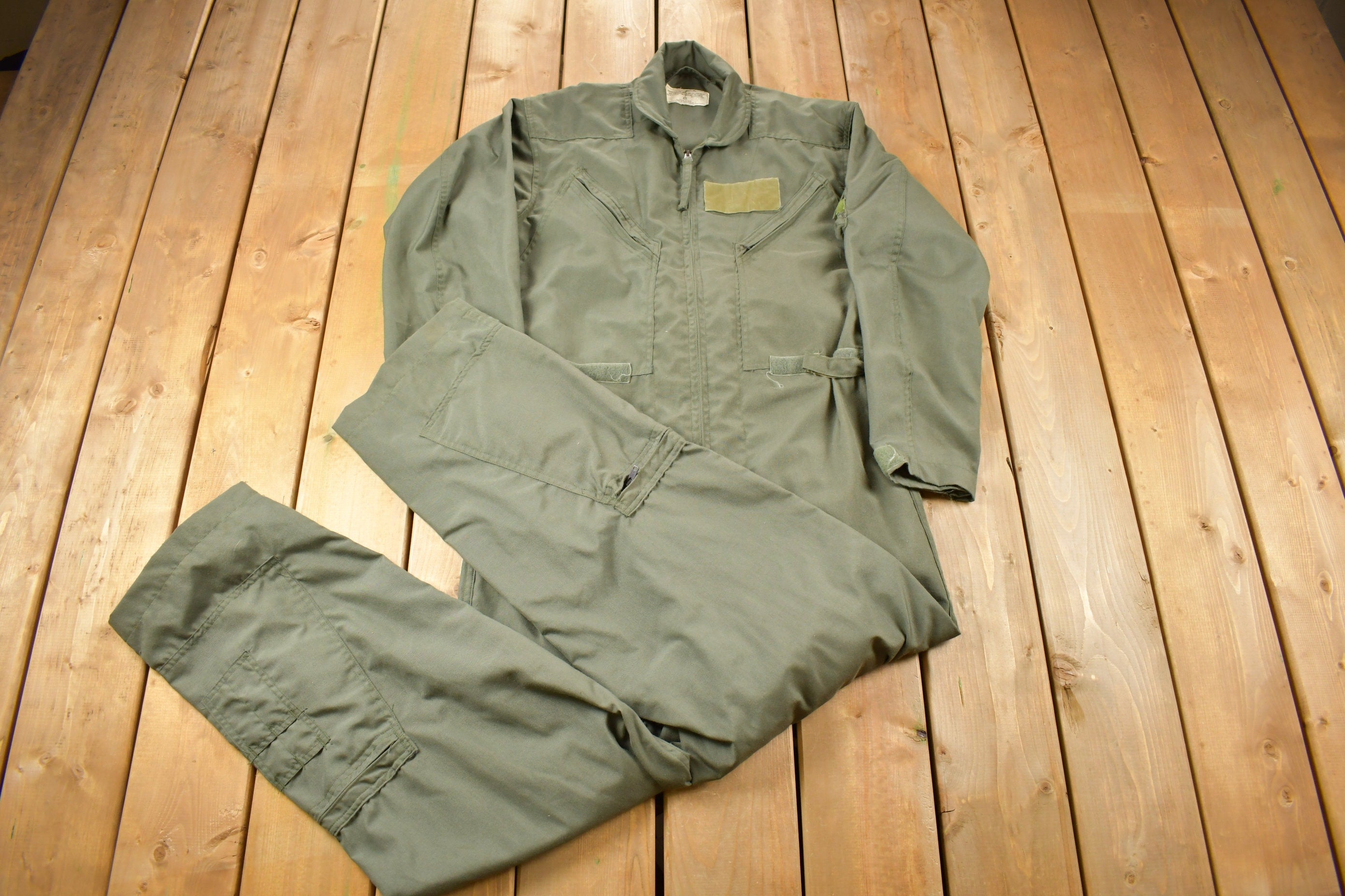 Vintage 1976 USAF Military Flyer Coverall Jumpsuit Size Large / Vintage Coveralls / Militaria / Distressed Coveralls / Sage Gree