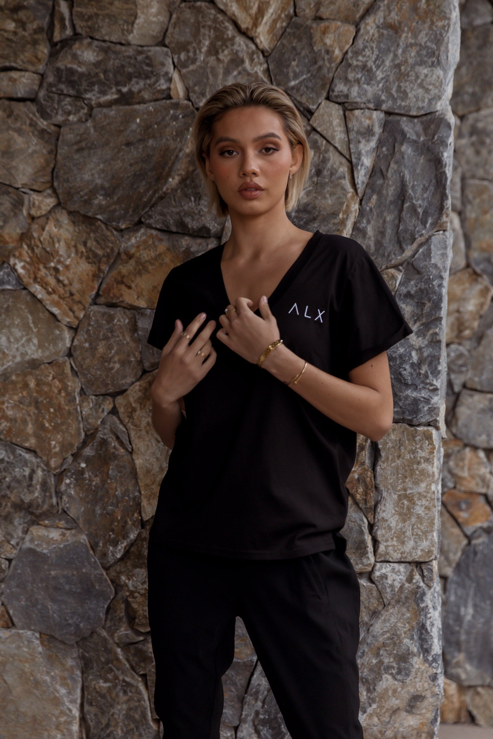 Λ L X V-Neck Black